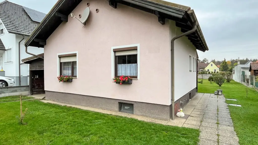 Bungalow mit großem Grundstück