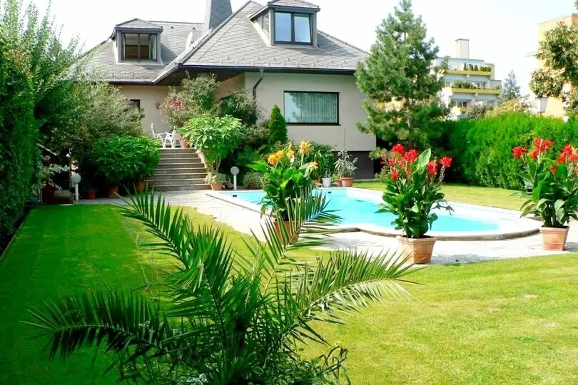 Renovierungsbedürftige Traumwohnung mit schöner großzügigen Terrasse und Garage in Waidmannsfeld