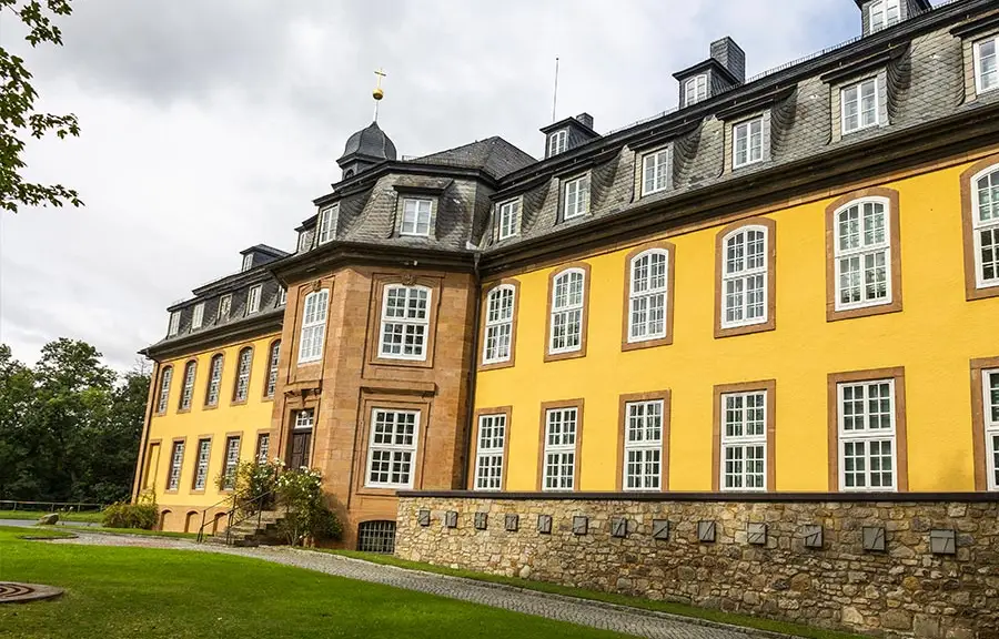 schloss-liebenburg-620e03b34adb18.35552660.jpg