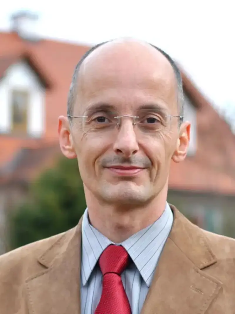 Dr. iur Harald Hochmann